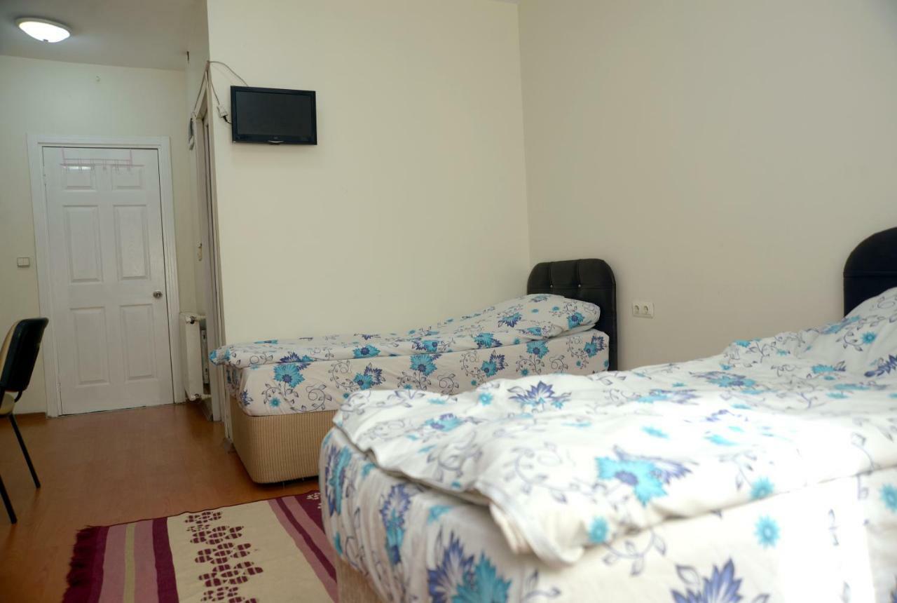 Vatan Yurt Hostel Istanbul Exterior photo