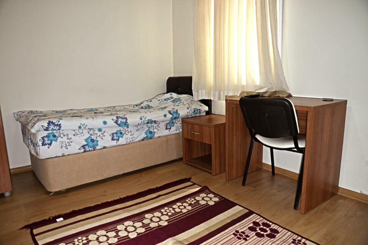 Vatan Yurt Hostel Istanbul Exterior photo