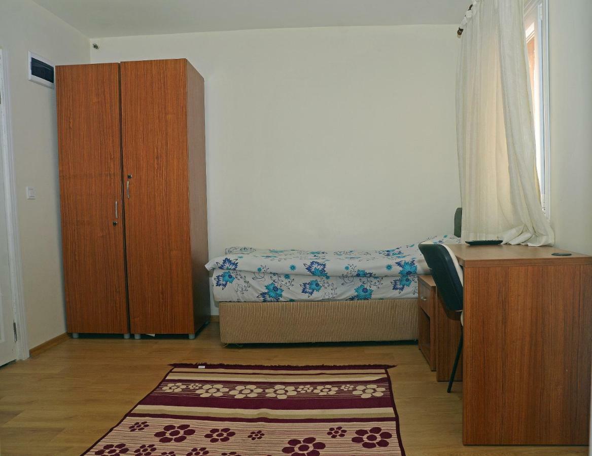 Vatan Yurt Hostel Istanbul Exterior photo