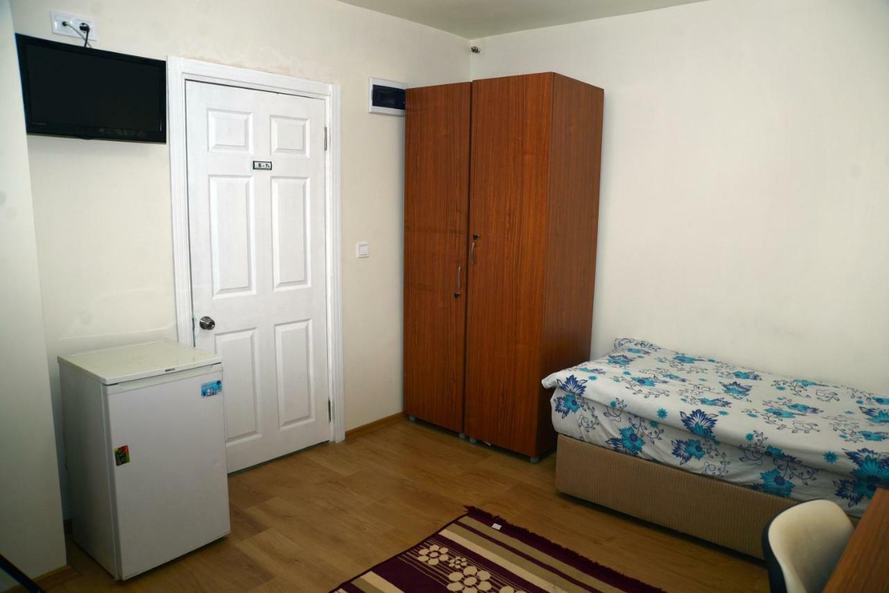 Vatan Yurt Hostel Istanbul Exterior photo