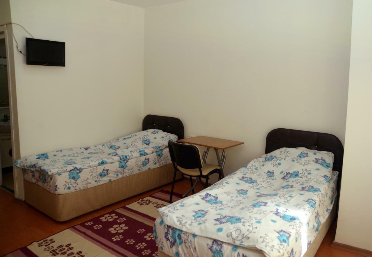 Vatan Yurt Hostel Istanbul Exterior photo