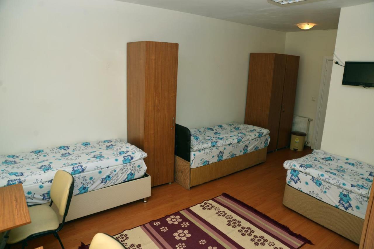 Vatan Yurt Hostel Istanbul Exterior photo